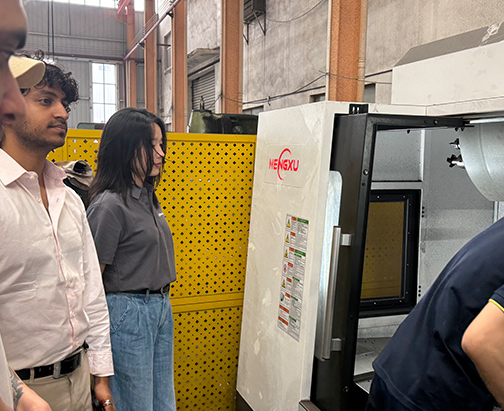 During the Bendmax Factory Tour, the Customer Gained a Deeper Understanding of Our Manufacturing Processes, Further Strengthening Their Confidence in Bendmax.-2